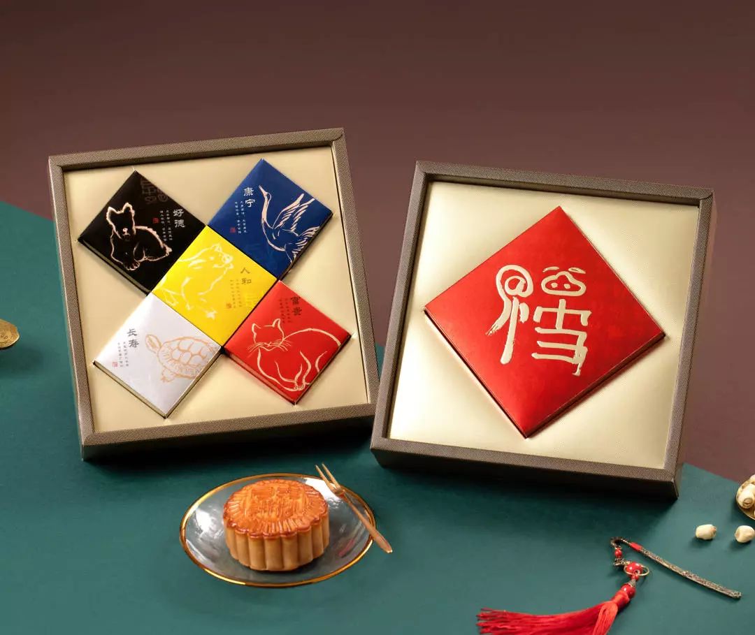 美满团圆,百福具臻,尊龙凯时五福临门月饼 美满团圆,百福具臻,尊龙凯时五福临门月饼